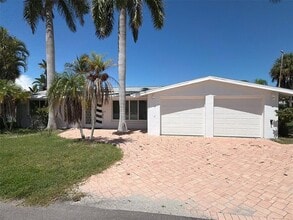 Building Photo - 561 Tarawitt Dr