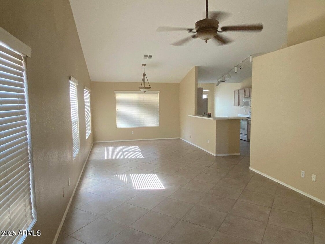 Building Photo - 1331 W Seascape Dr