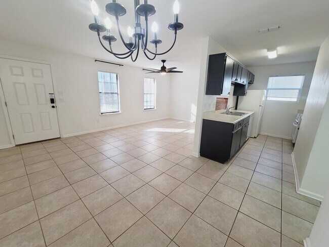 Foto del edificio - 2104 Victory Garden Ln