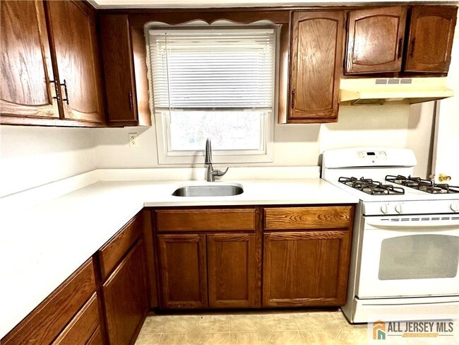 Building Photo - 909 Hermann Rd