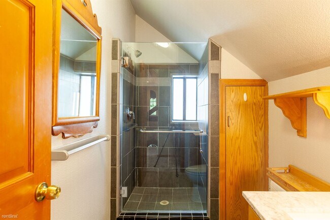 Building Photo - 4 br, 3 bath House - 537 Mountain View Ave