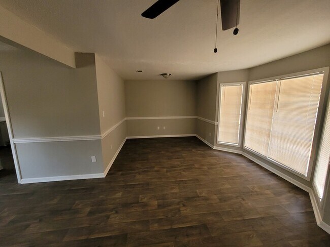 Building Photo - 1157 Rosewood St