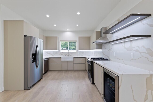 Foto del edificio - 8407 Cantaloupe Ave