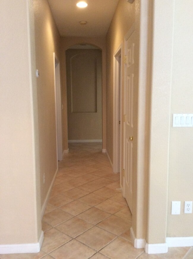 Building Photo - Gorgeous, bright Double Diamond home!