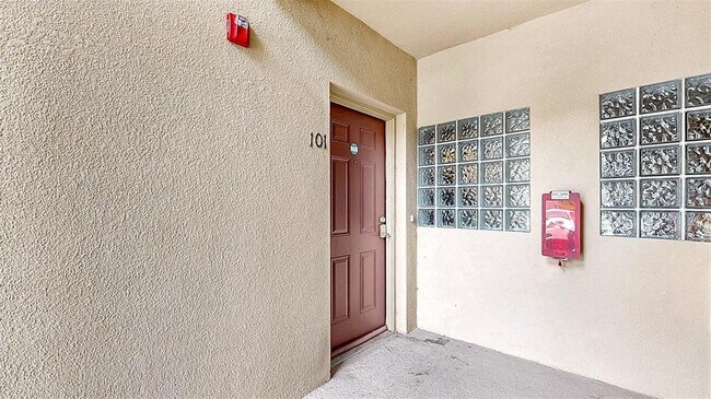 Foto del edificio - 6439 Cypressdale Dr