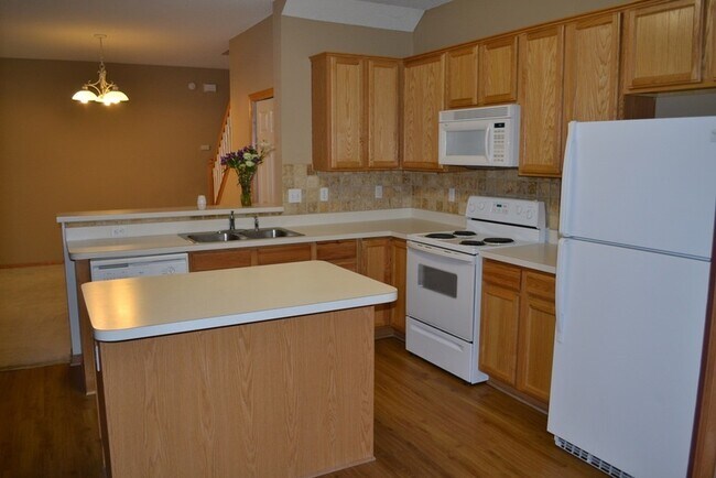 Foto del edificio - Spacious Townhome *2Bed+Loft/1.5Bath*1632 ...
