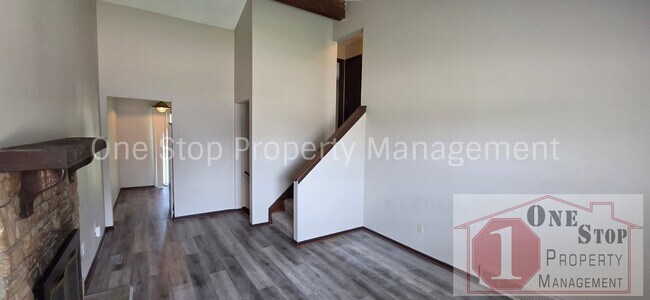 Foto del edificio - 1300 E 152nd Terrace