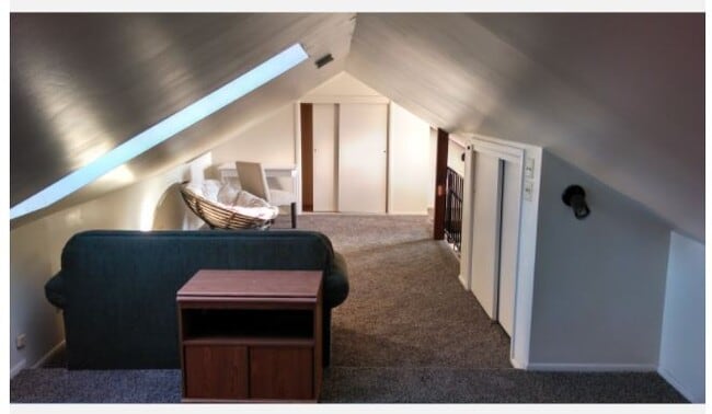 Building Photo - 2256 S Lake St