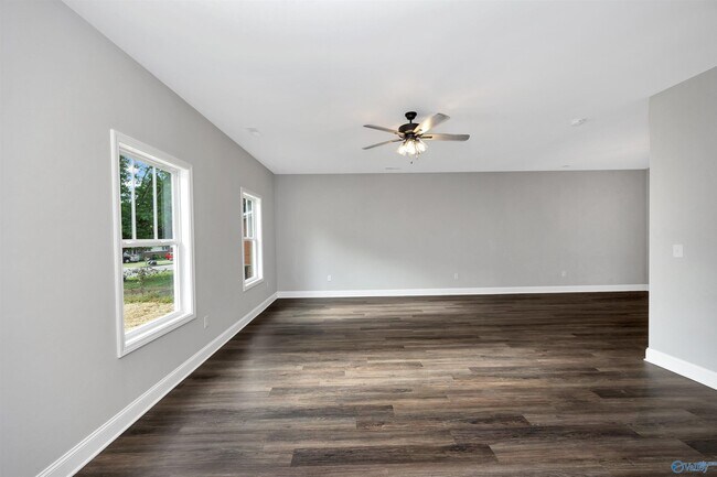 Foto del edificio - 1711 Golf Club Ln NW