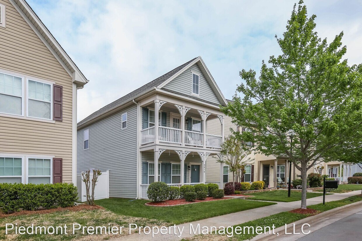 Primary Photo - 3 br, 2.5 bath House - 2414 Autumn Mist Dr