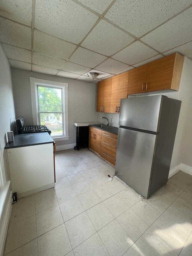 328 Church St Unit 2, Poughkeepsie, NY 12601 Room for Rent in