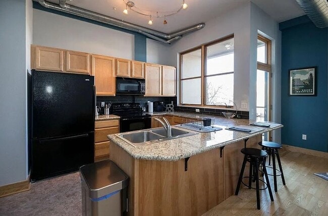 Building Photo - Studio Condo in Heart of Old Town Fort Collins!