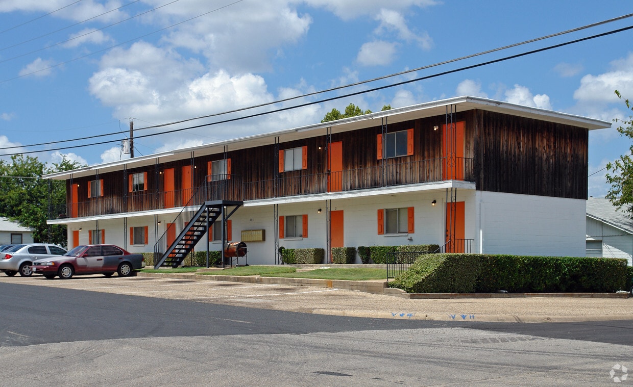 Primary Photo - Monaghan Apartments