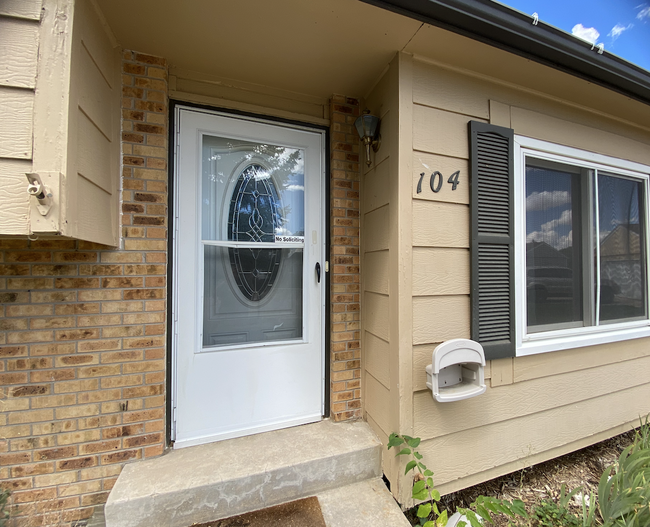 Building Photo - 104 Briarwood Ct