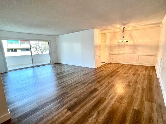 Foto del edificio - 5630 Ravenspur Dr