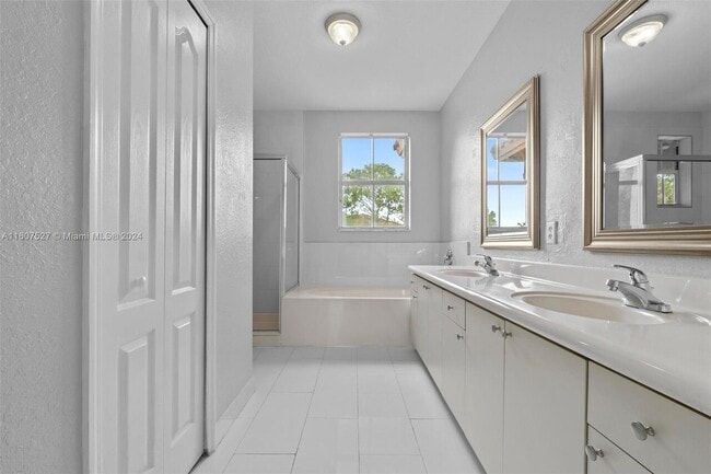 Building Photo - 986 NW 135TH TER