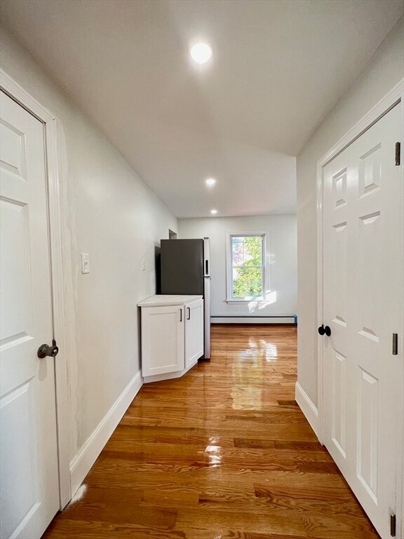 Building Photo - 27 Barry St