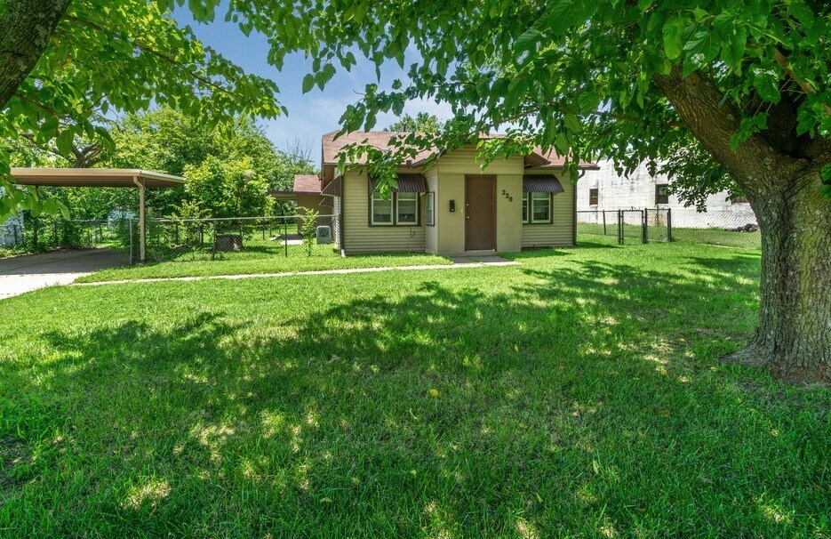 Foto principal - 220 NE 3rd St