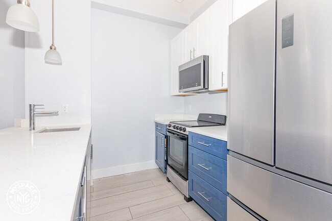 Foto del edificio - 671 Liberty Ave