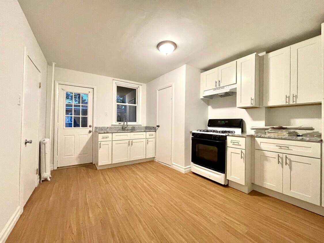 46 W 9th St, Bayonne, NJ 07002 Condo for Rent in Bayonne, NJ