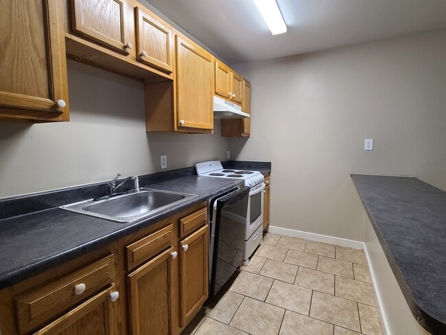 Building Photo - 1910 Ree St