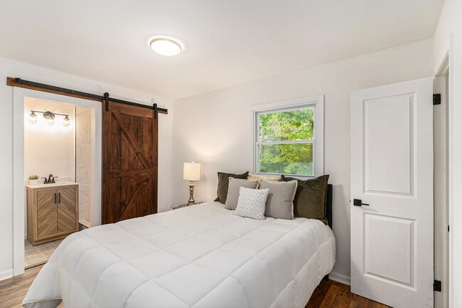 Foto del edificio - 3181 Pennington Cir SW