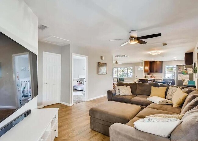 Foto del edificio - 6325 Morlan St