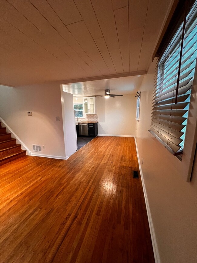 Foto del edificio - 736 Cedar Dr