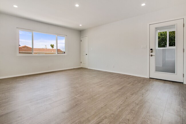 Building Photo - 2311 Rockefeller Ln