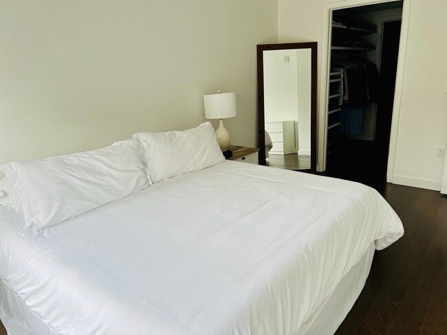Main bedroom - 4100 Wilson Blvd