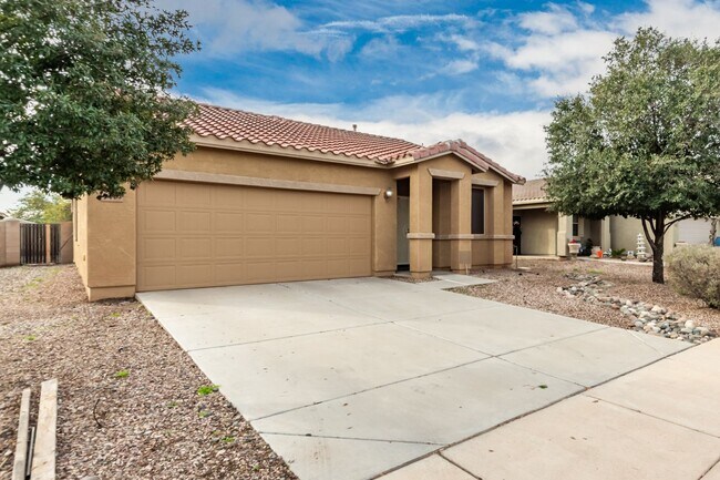 Building Photo - 7419 W Glass Ln