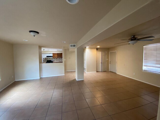 Foto del edificio - 2300 Stevens Dr NE
