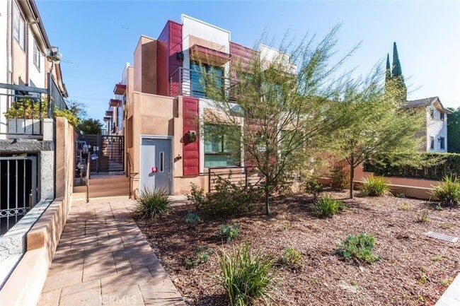 Building Photo - 1212 Viola Ave