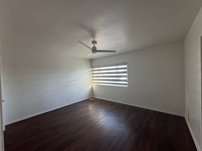 Building Photo - Charming 3bd 2ba apartment