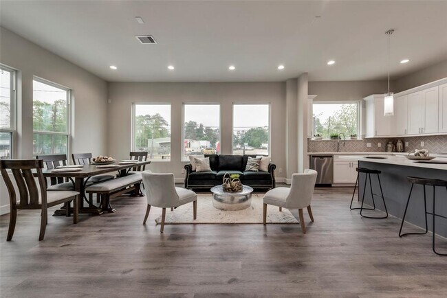 Foto del edificio - 3362 Pinemont Dr