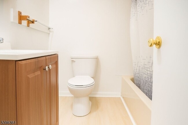 Building Photo - 126 Main St