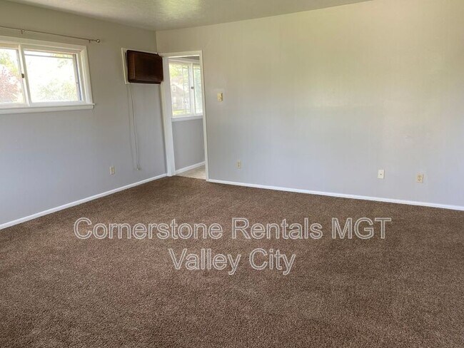 Foto del edificio - 815 3rd St SW