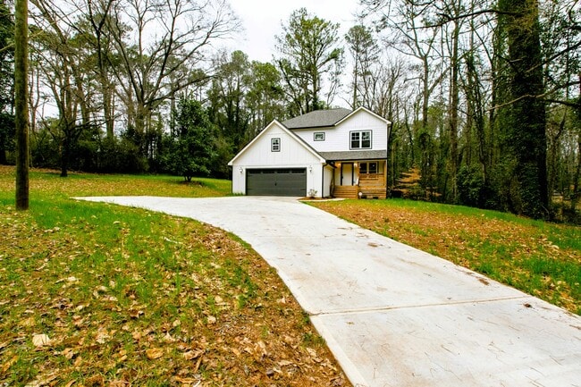 Building Photo - 2143 Lyle Ave