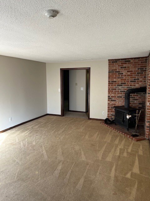 Building Photo - 3 Pinebrook Ln