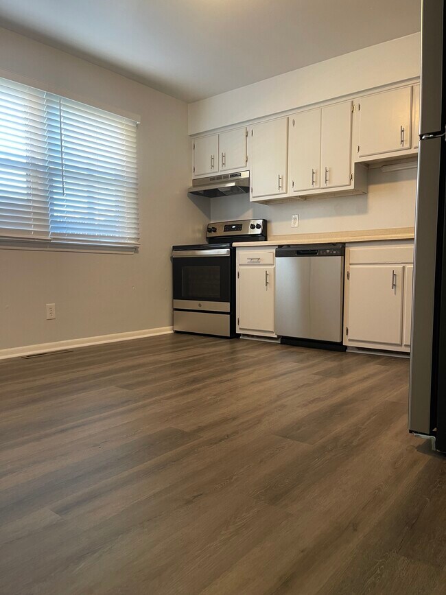 Foto del edificio - 421 E Little Creek Rd