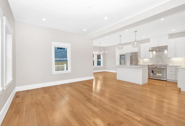 Foto del edificio - 140 Rindge Ave