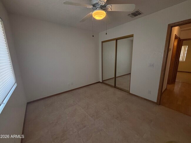 Foto del edificio - 1461 W Foy Dr
