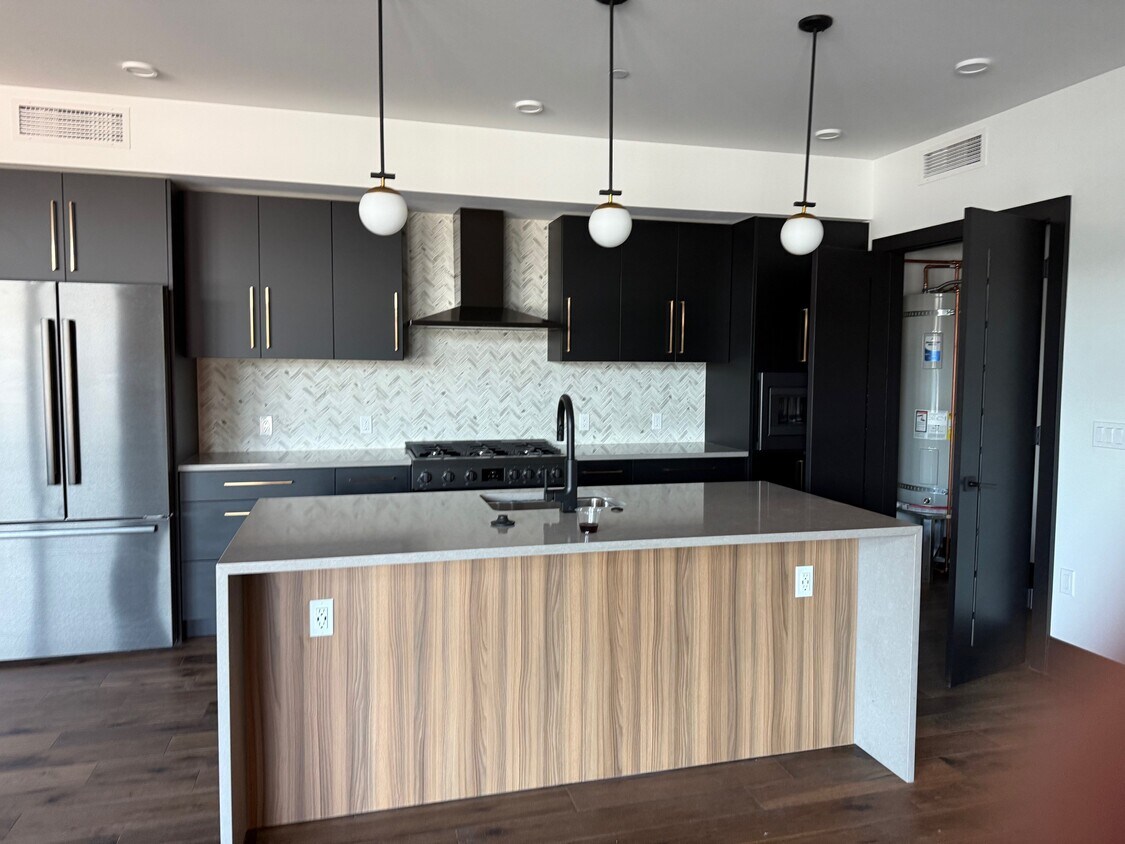 Foto principal - 315 N Tracy Ave