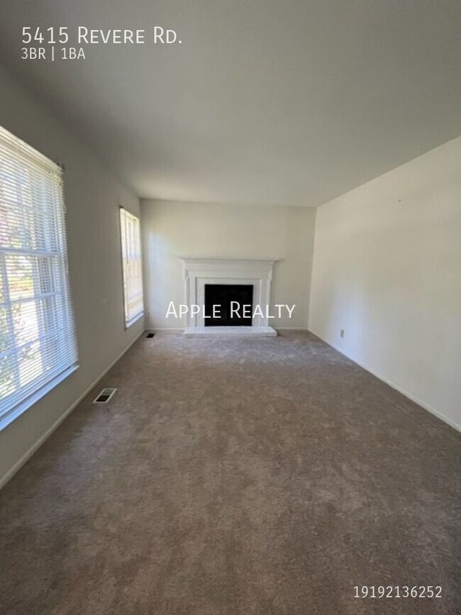 Building Photo - Beautiful 3 Bedroom, 1 Bath in Parkwood-Av...