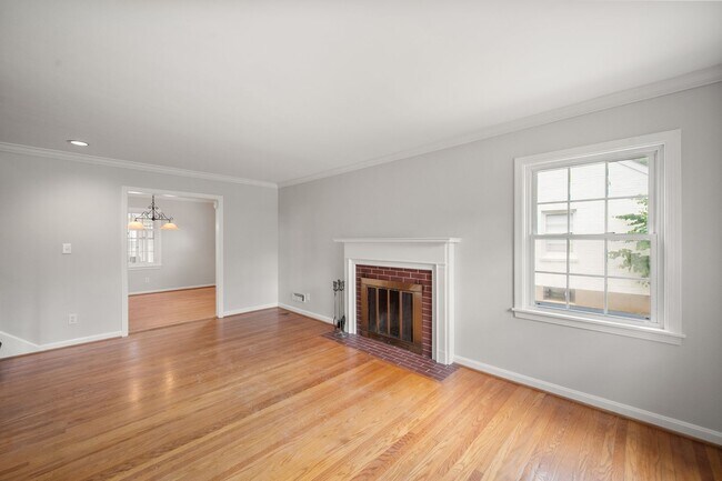 Foto del edificio - Make This Your Home!