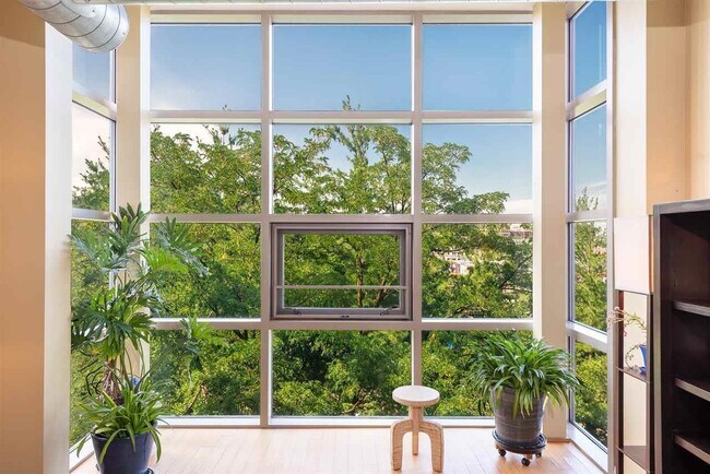 Foto del edificio - 234 10th St
