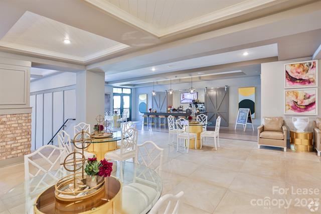 Foto del edificio - 5355 Pinehurst Park Dr