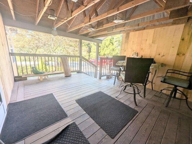 Foto del edificio - 43 Crestwood Dr