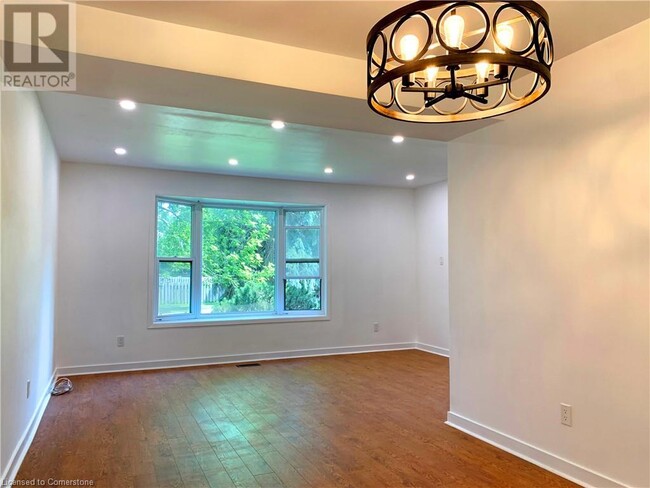 Building Photo - 2585 Windjammer Rd