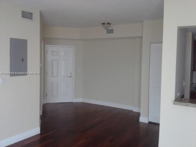 Building Photo - 2600 SW 27th Ave